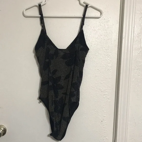 Sunflair by Jutta Friedman one piece suite. - Picture 2 of 9